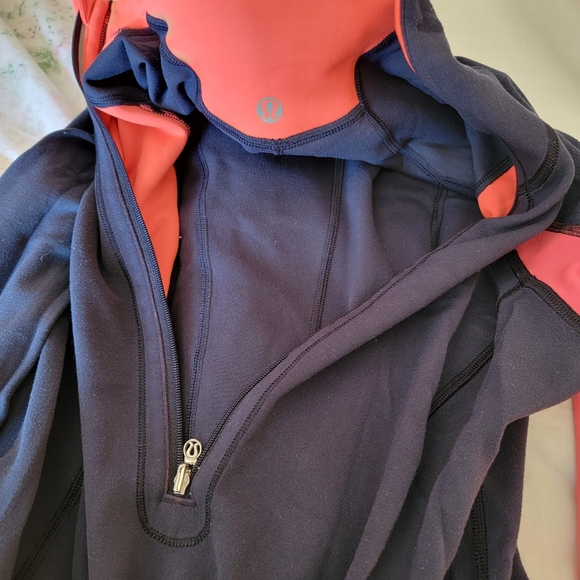 Lululemon - Picture 2 of 5